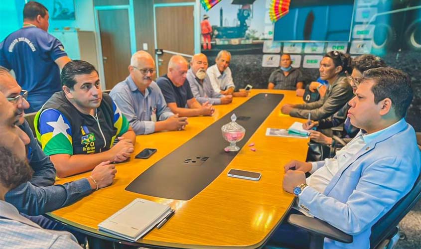 Deputado solicita ao DER e Semagric apoio para recuperar estradas e ramais em Porto Velho