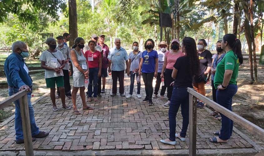 Cras Elizabeth Paranhos promove passeio a idosos no Parque Natural de Porto Velho