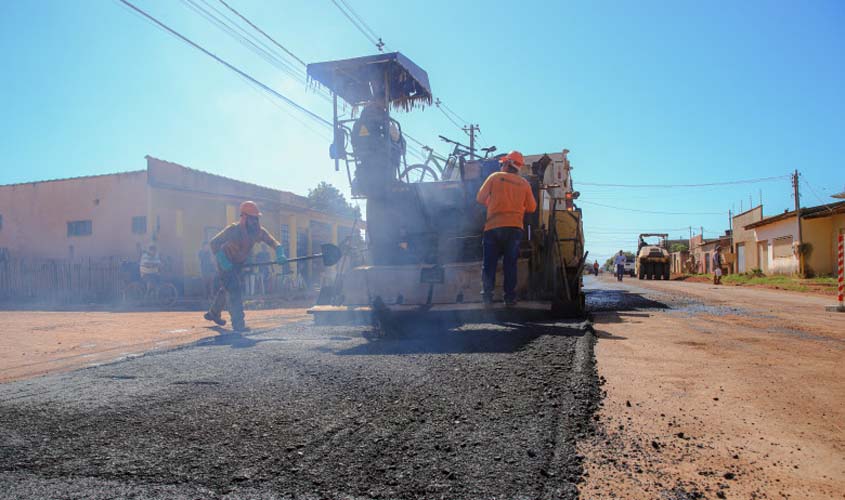 Asfaltamento da avenida Rio de Janeiro avança em direção ao Residencial Orgulho do Madeira