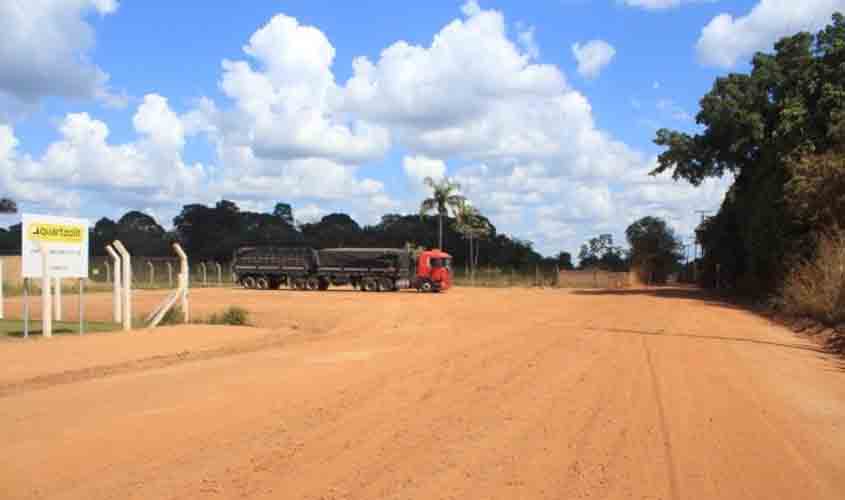 Prefeitura recupera vicinais na comunidade da vila Codaron, no km 13 em Porto Velho