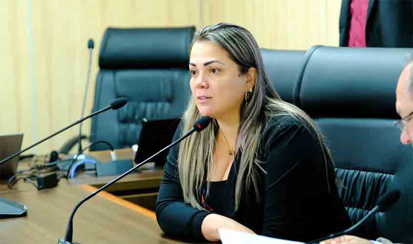 Pedido de informações sobre fila de regulação médica é apresentado por Cláudia de Jesus