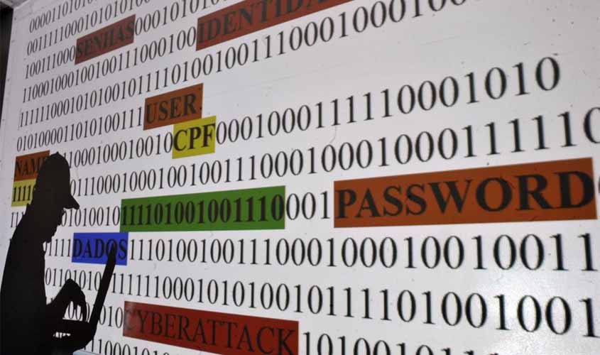 Juiz prorroga prisão de acusados de hackear celulares de autoridades