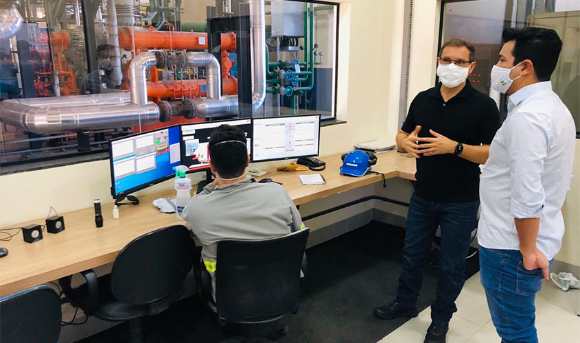 Deputado Marcelo Cruz visita fábrica de alimentos primários em Ji-Paraná