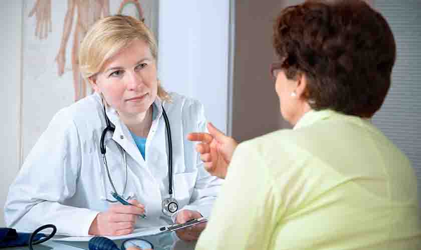 Bolsonaro veta projeto que facilitaria tratamento oral contra câncer