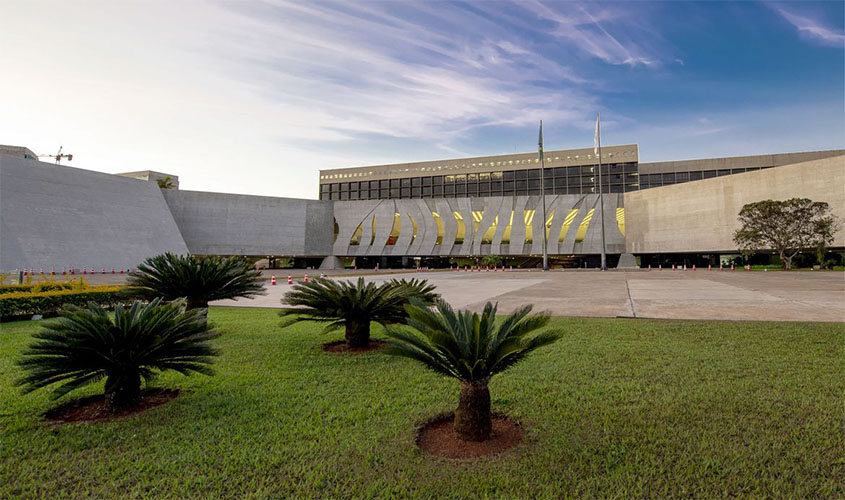 Existência de inquérito ou ação penal não implica eliminação em concurso