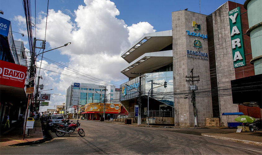 Equipe da Central de Informação aos Migrantes é capacitada