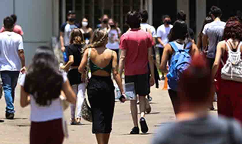 Enem 2021: partidos e entidades de classe questionam regras para isenção da taxa de inscrição