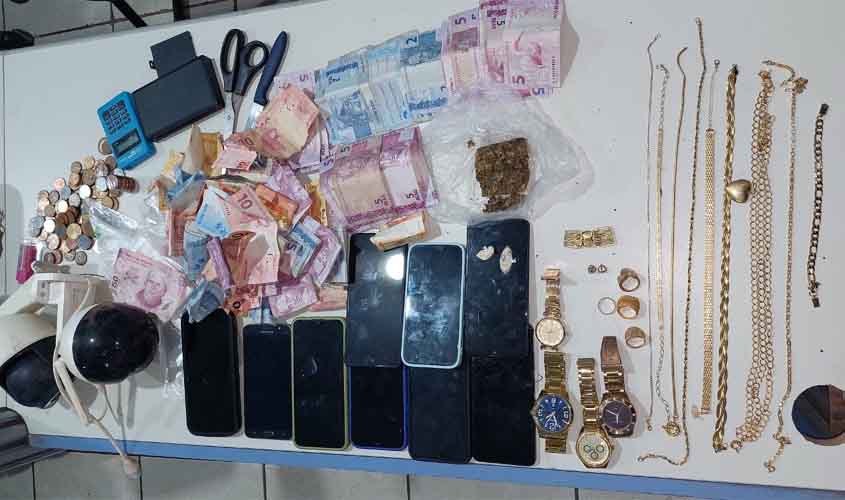 5º BPM – PM apreende drogas e prende responsável pela “boca de fumo”