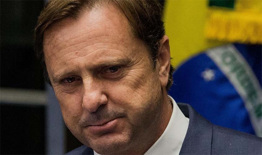 Justiça libera bandeiras de Acir Gurgacz em canteiros de Ji-Paraná