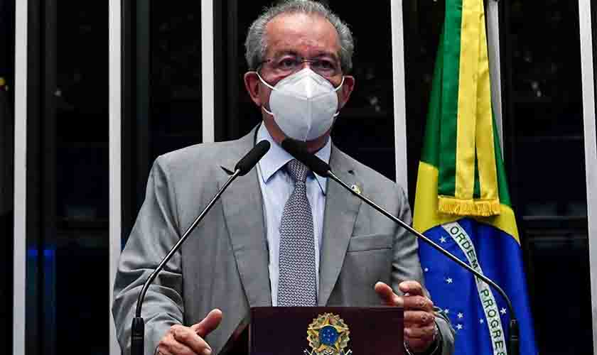 Senador José Aníbal testa positivo para covid-19