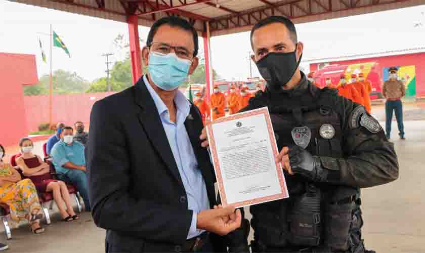 Joaquim Teixeira participa de formatura do Corpo de Bombeiros