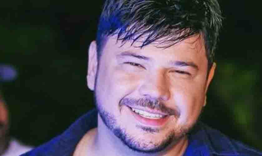 Corpo de cantor sertanejo é encontrado dentro de carro, em BH, com suspeita de overdose