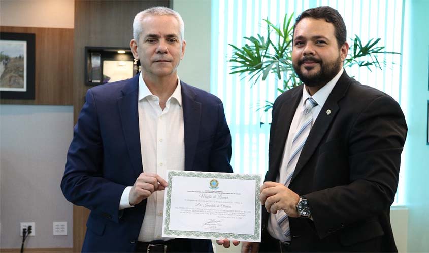 MP recebe homenagem do Conselho Regional de Fisioterapia e Terapia Ocupacional de Rondônia e Acre