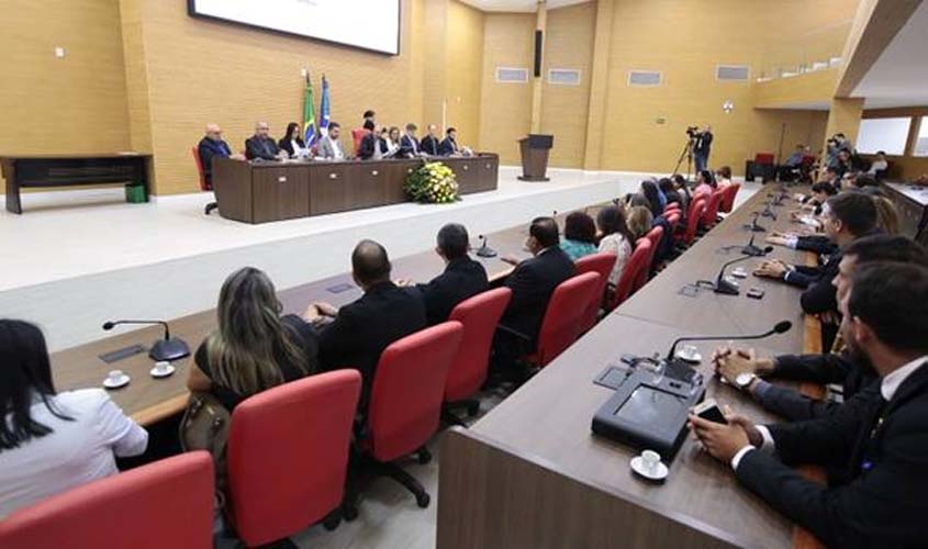 Deputados  cobram melhorias e gestão eficiente na saúde