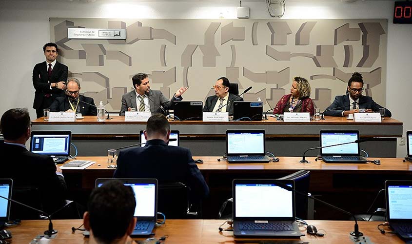 Fim dos 'saidões' divide opiniões em audiência na CSP