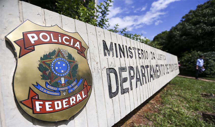 PF realiza operação contra suspeito de fraudar Auxílio Emergencial