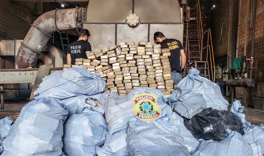 Polícia Federal incinera mais de 1 tonelada de pasta base de cocaína