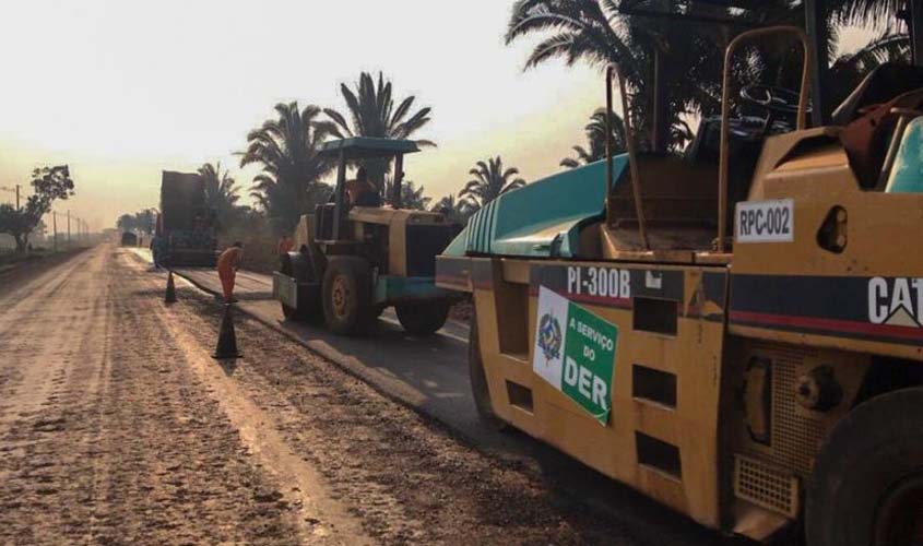 Estrada da Penal recebe asfaltamento em Porto Velho