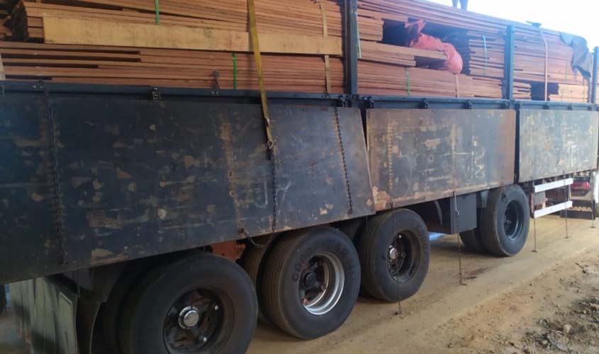 PRF apreende 34,73 m³ de madeira ilegal na BR 364 e autua condutor por crime ambiental