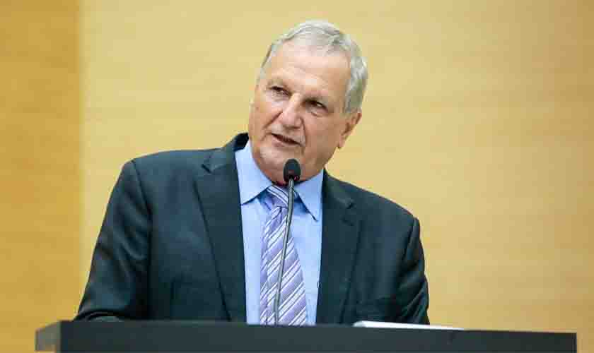 Adelino Follador denuncia precariedade no atendimento médico no HB