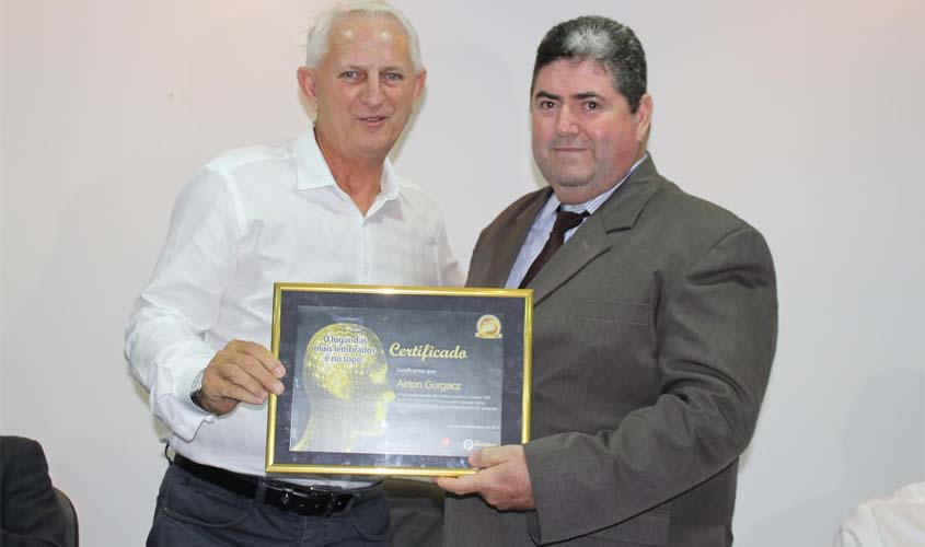 Deputado Airton recebe homenagem pelo seu trabalho em prol de em Ji-Paraná