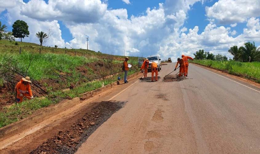 No Sul do Estado, governo inicia operação tapa-buracos na RO-391