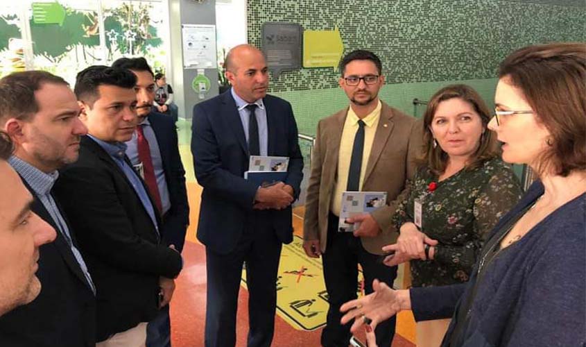 Deputado Anderson conhece hospital em São Paulo construído no sistema BTS