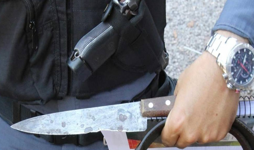 Motorista de aplicativo é rendido e roubado por homem armado com faca