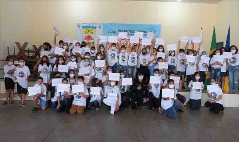 PMRO através do PROERD realiza formatura na área do 2º BPM