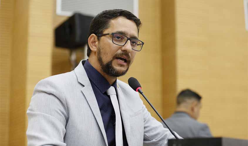 Deputado Anderson cobra uma postura do Governo para resolver impasse com os agentes penitenciários