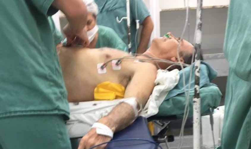 Bolsonaro é transferido para UTI e se encontra estável e consciente