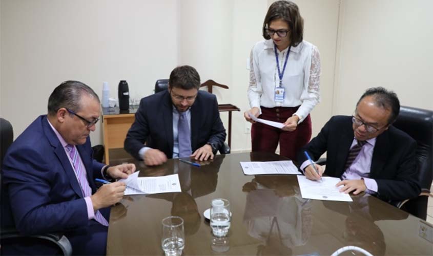 Acordo firmado entre TJRO, TCE e MP prevê redução de gastos públicos