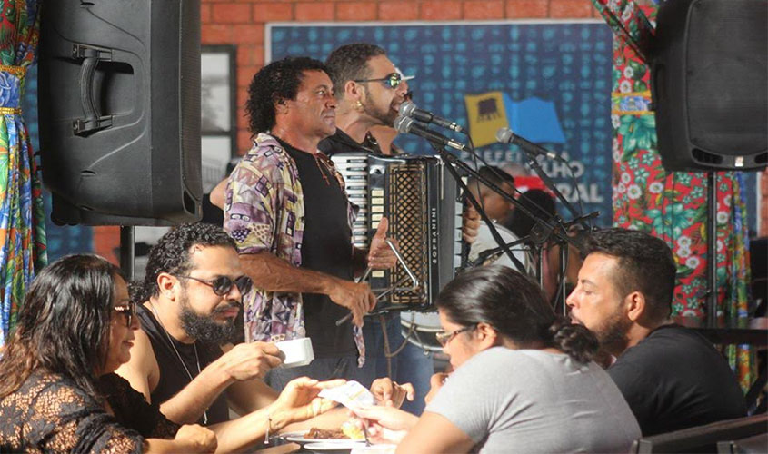 Agenda de shows e gastronomia do Mercado Cultural de Poro Velho