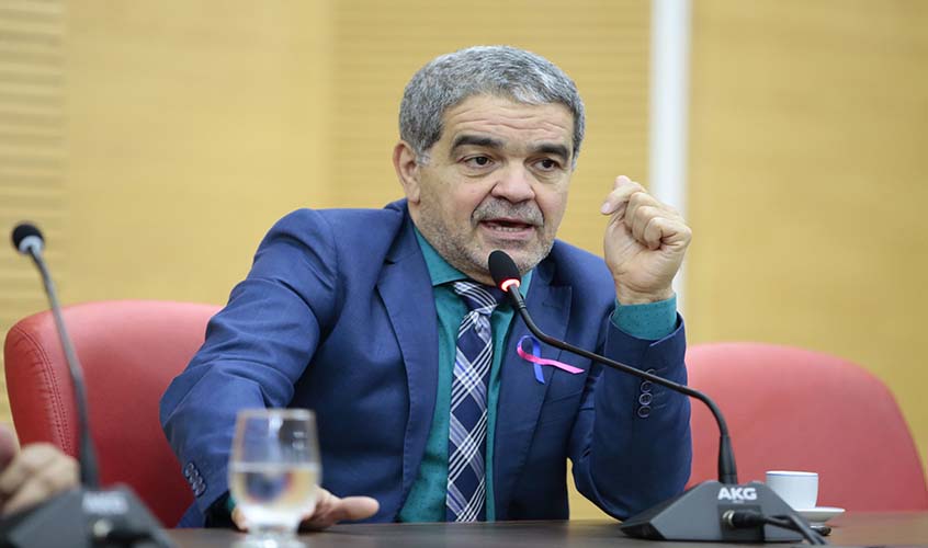 Aélcio da Tv destina mais de 2 milhões de suas emendas para educação 