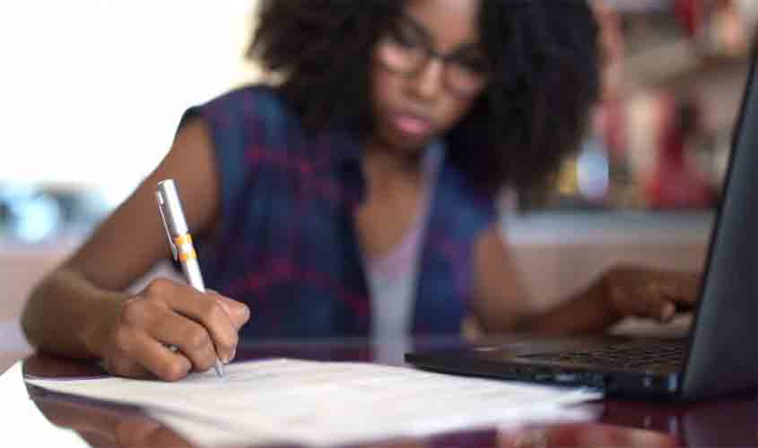 Inep corrige duas respostas do gabarito oficial do Enem