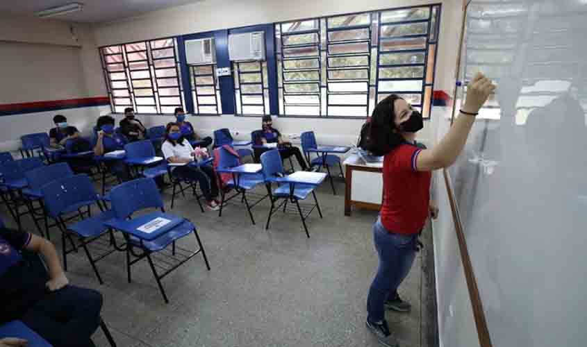 Sintero defende a permanência da suspensão das atividades presenciais até que haja vacinação para todos os profissionais em educação