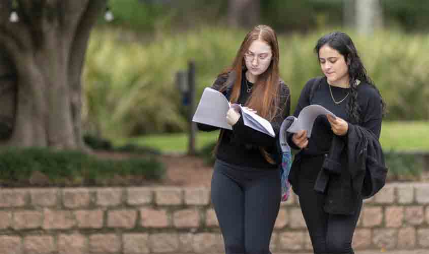 PUCRS oferece mais de 600 bolsas de graduação integrais pelo ProUni