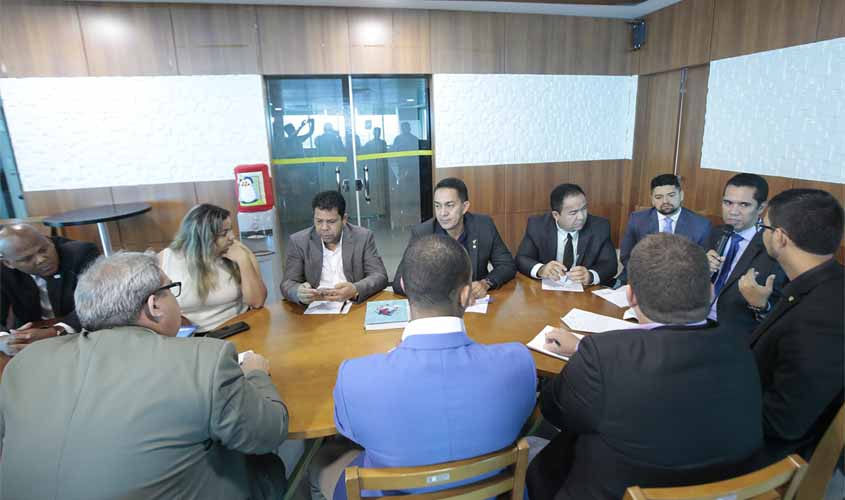 Durante reunião com deputados, Governo se compromete a aprofundar estudos para dar resposta ao realinhamento na Sejus