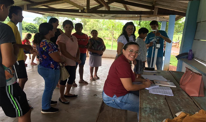Secretaria de Saúde realiza pesagem Bolsa Família na linha 172 em Castanheiras