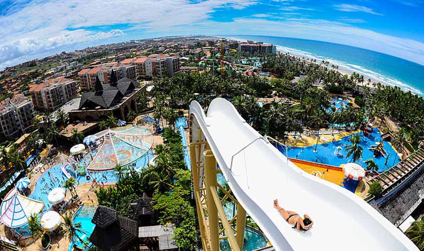 Beach Park: Saiba mais sobre o parque aquático mais radical do Brasil