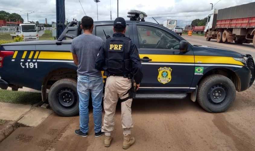 Em Ariquemes, PRF prende foragido por crime de violência doméstica