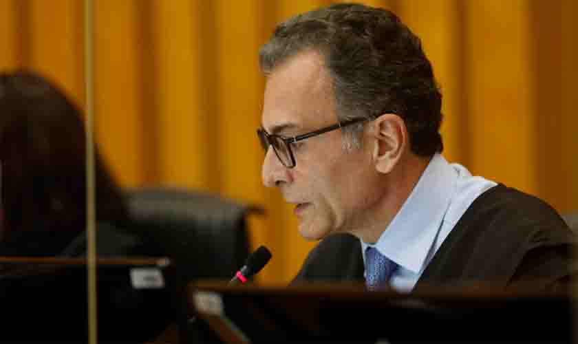 Multa a gestante que ajuizou duas ações sobre estabilidade é mantida