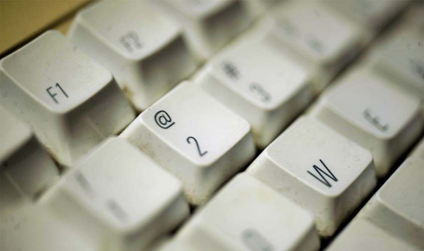 STF debate retirada de conteúdos ofensivos da internet