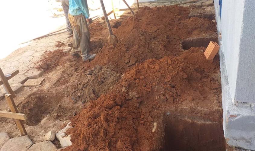 Tem início construção dos parlatórios em Cerejeiras e Médici; meta de Márcio Nogueira é garantir perfeito funcionamento em todas unidades até fim da gestão