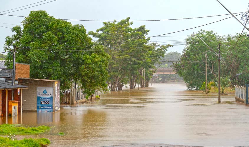 Defesa Civil alerta para alagamentos e orienta acionar Bombeiros