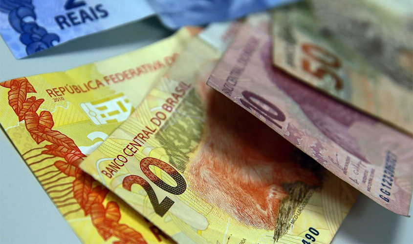 Taxa de juros para pessoa física cai 46,1%, diz Banco Central