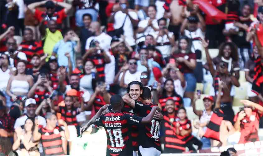 Flamengo sobra e goleia o Corinthians no estádio do Maracanã
