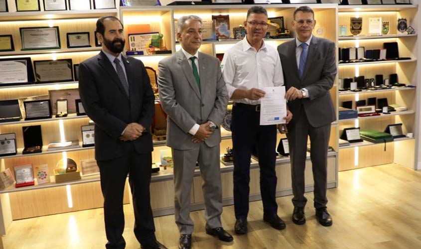 Lista tríplice para desembargador é entregue a Marcos Rocha