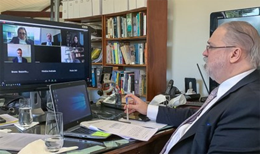 País deve prestigiar jornalismo profissional como forma de enfrentar desinformação e fake news, defende PGR