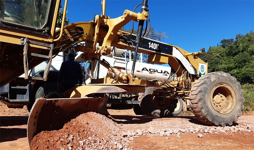 DER recupera 22% das estradas vicinais na região 